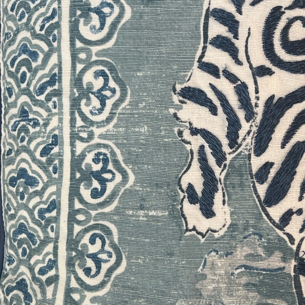 Ryan Studios- Blue & White Tiger Print Decorative Throw Pillow - Set of 2 - Picture 10 of 11